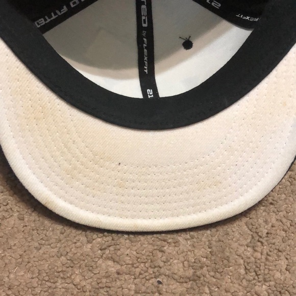 DC shoes fitted hats! - Picture 3 of 3